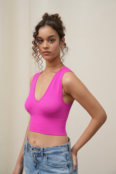 The Seamless V top